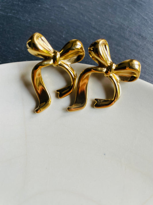 Thursday ribbon