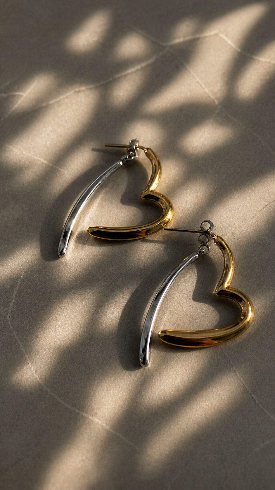 Horizon heart earrings